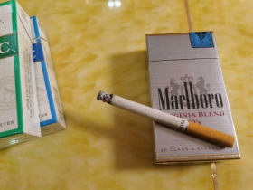 万宝路(美产VIRGINIA BLEND 100S)