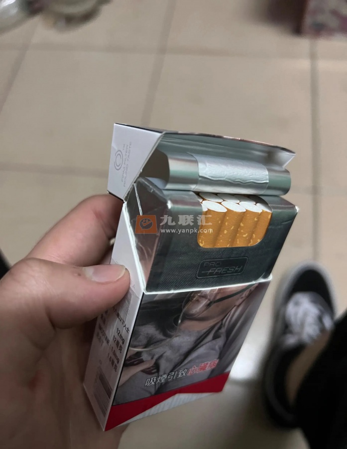 万宝路(硬红香港免税版)相册 95796_39097