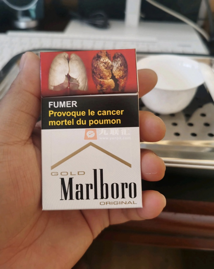 万宝路(硬白金吉布提版)