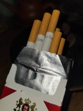 万宝路(美产免税短硬红)相册 