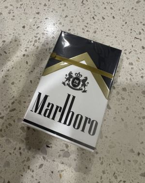 万宝路(硬黑金美版)