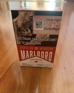 万宝路(硬红越南签名版)