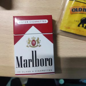 万宝路(硬红美短美税版)