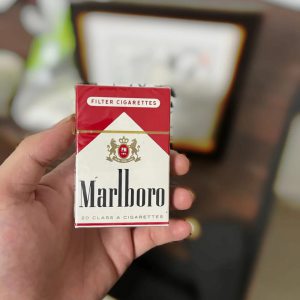 万宝路(硬红短美产免税)