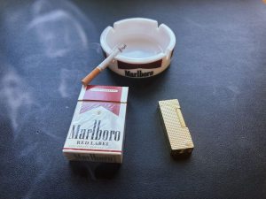 万宝路(硬红中醇美版)